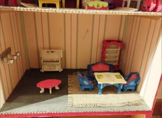 ÚLTIMOS DÍAS Casa de muñecas de madera