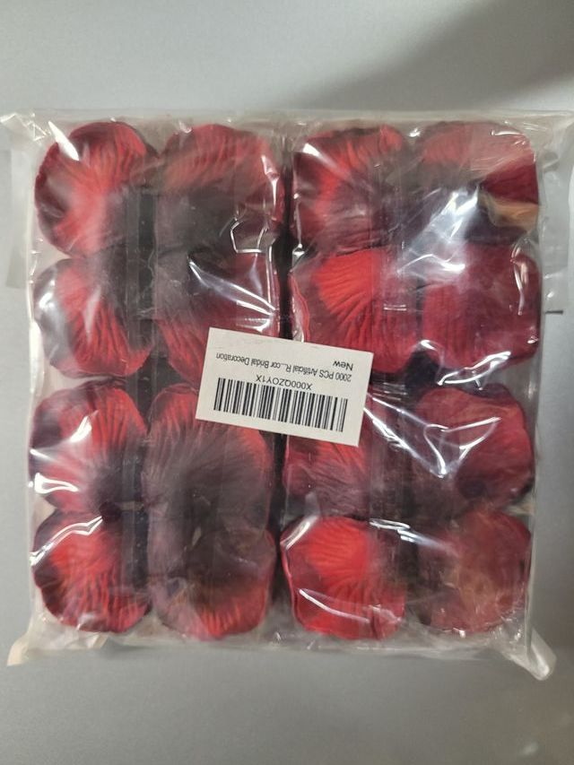 2000 Petali di rosa Rossa finti