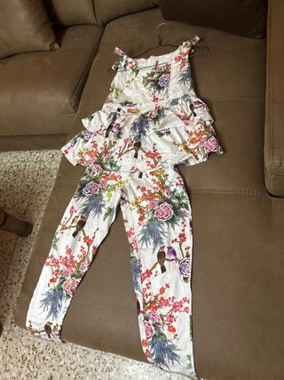 Pantalon con su blusa 