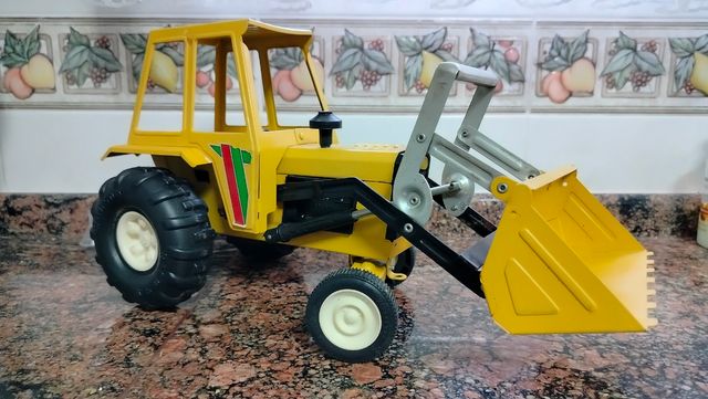Tractor juguete Rico Sanson