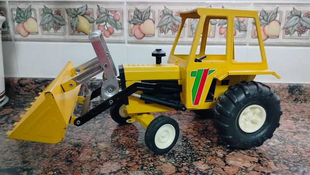 Tractor juguete Rico Sanson