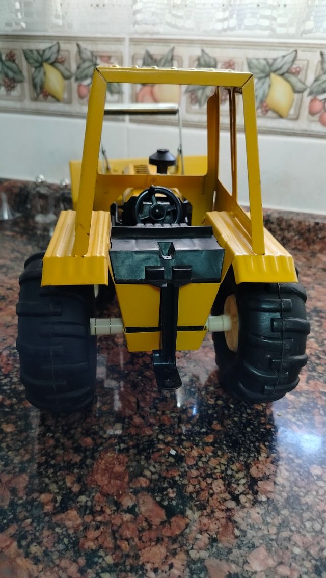 Tractor juguete Rico Sanson
