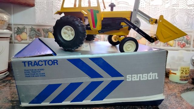 Tractor juguete Rico Sanson