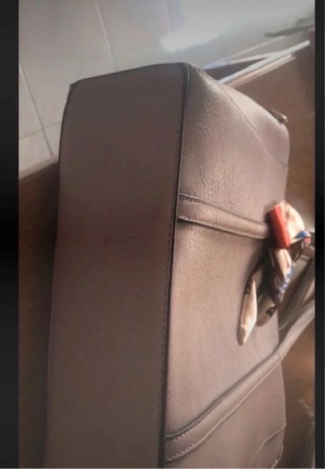 Borsa lilla a spalle /tracolla