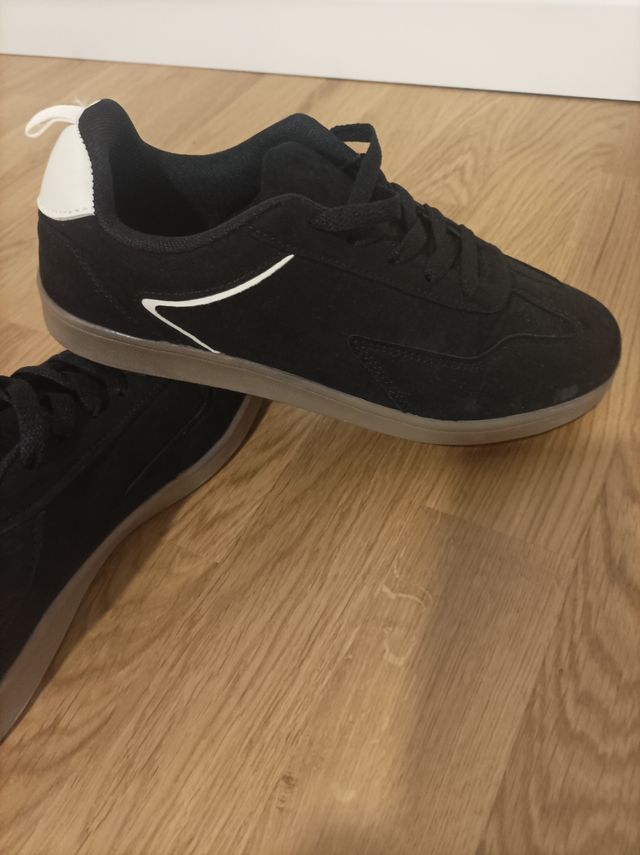 Zapatillas negras de ante talla 39