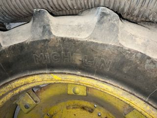 Michelin 12.4R 36 (ruedas estrechas)