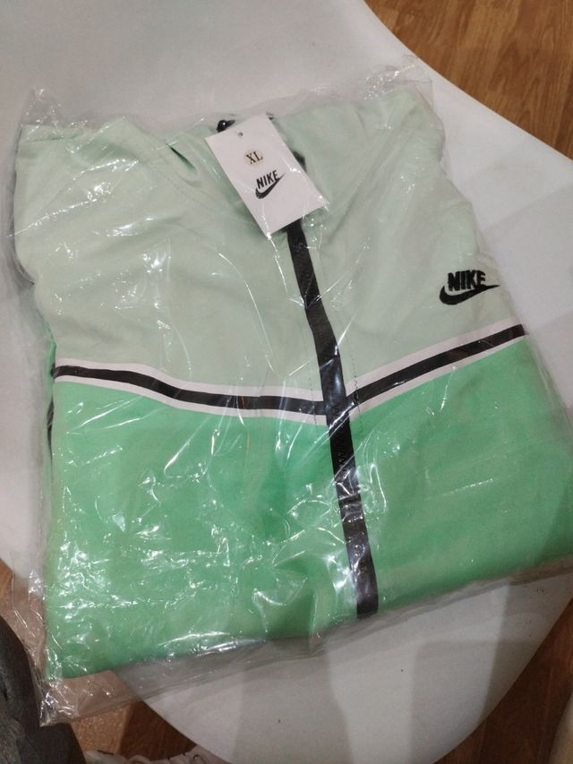 Chándal verde reserva raquel