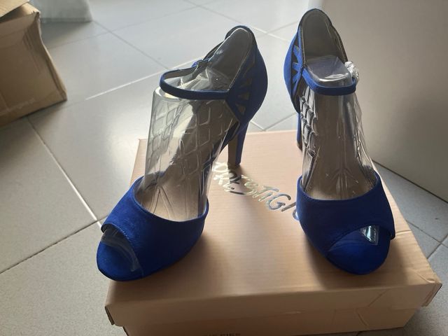 Sandalias de fiesta azul nuevas