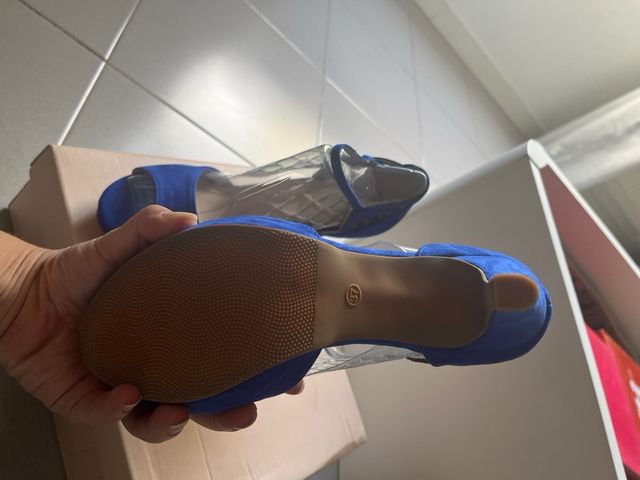 Sandalias de fiesta azul nuevas