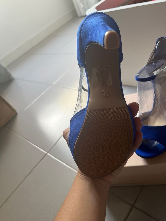 Sandalias de fiesta azul nuevas
