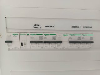 ⚡ ELECTRICISTA URGENTE 24H – REFORMAS Y AVERÍAS ⚡