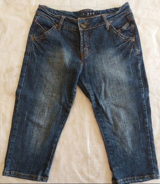 Pantaloni donna corti