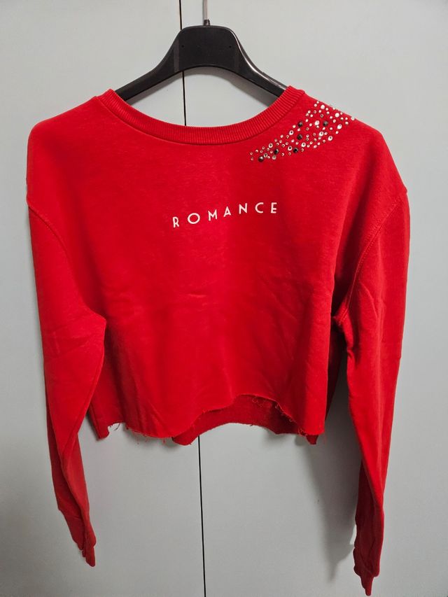 Felpa rossa con brillantini 