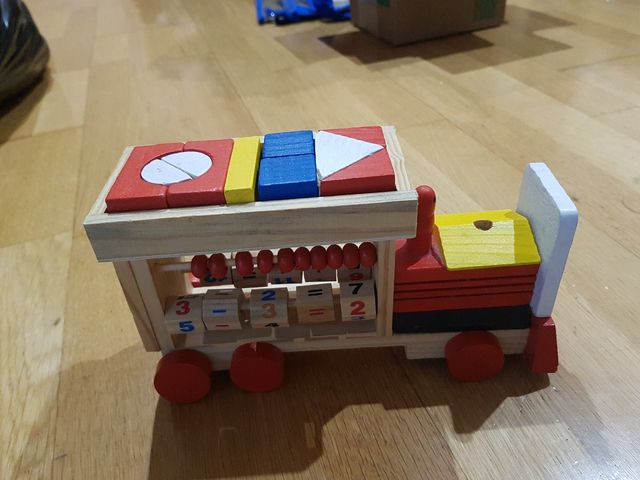 Tren sumas y restas, figuras geométricas