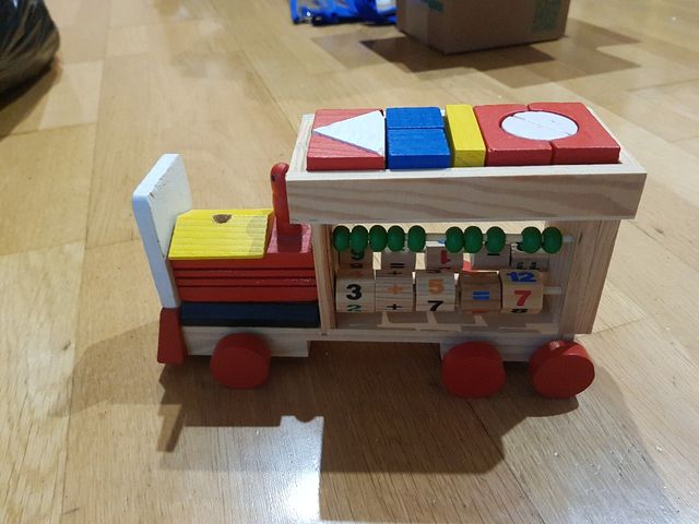 Tren sumas y restas, figuras geométricas