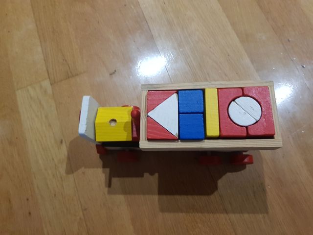 Tren sumas y restas, figuras geométricas