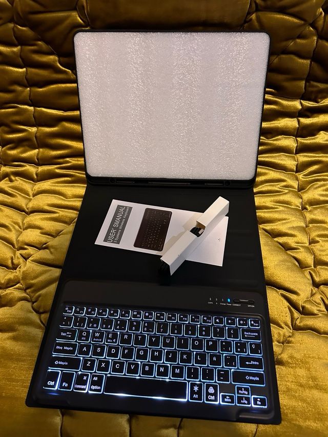 Custodia in spagnolo con tastiera JADEMALL per iPad Pro 12.9