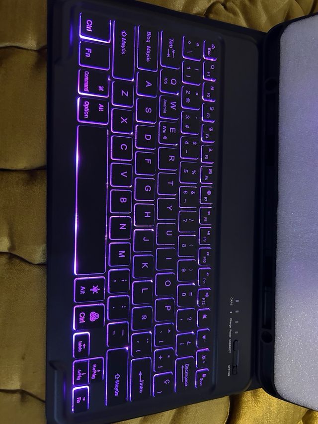 Custodia in spagnolo con tastiera JADEMALL per iPad Pro 12.9