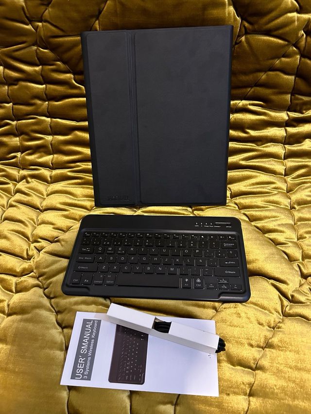 Custodia in spagnolo con tastiera JADEMALL per iPad Pro 12.9