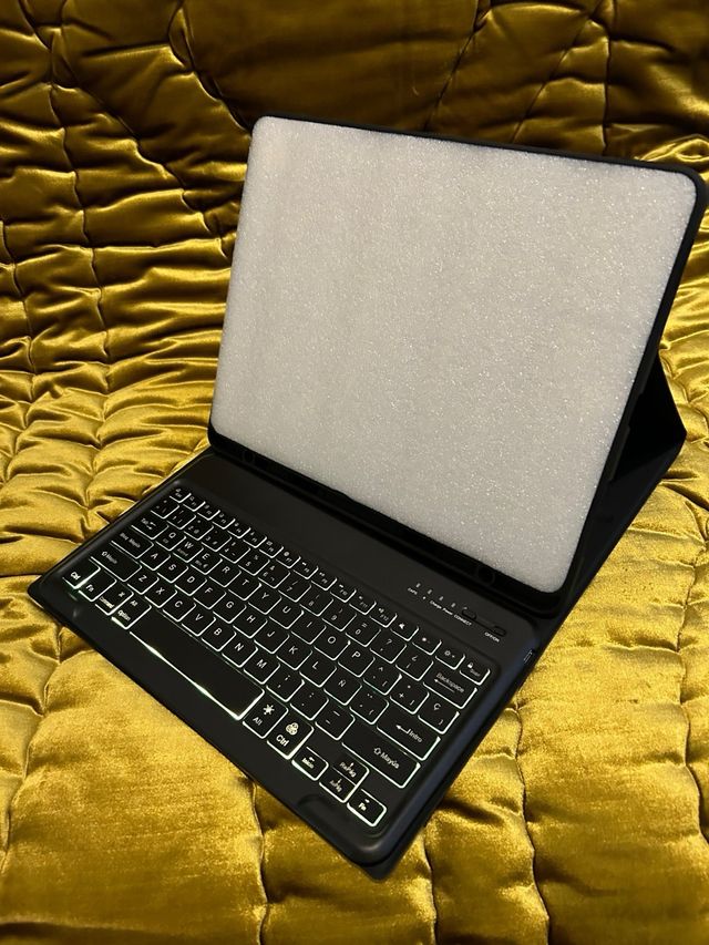 Custodia in spagnolo con tastiera JADEMALL per iPad Pro 12.9