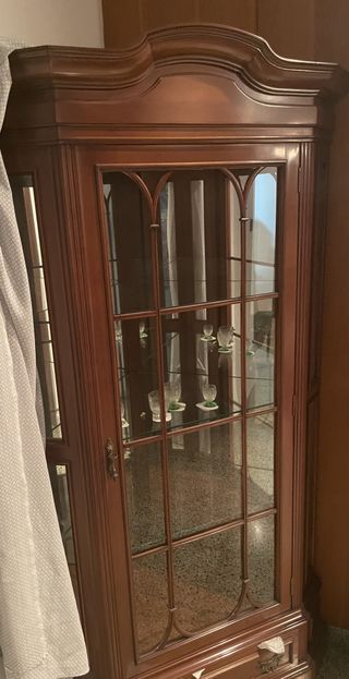 Vitrina madera clasica