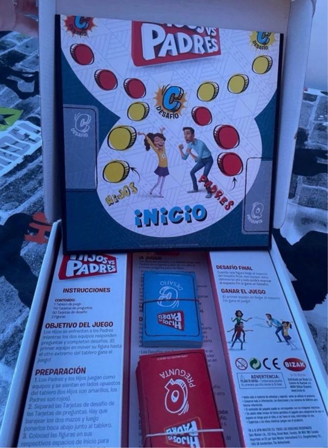 Juego de mesa “Hijos vs padres”