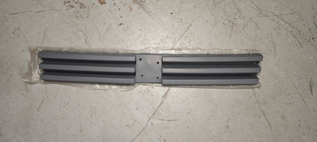 Calandra Peugeot 205