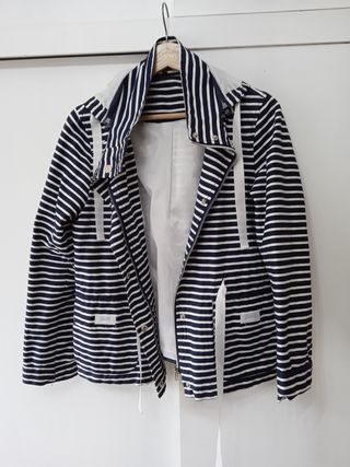 Gabardina impermeable corta marinera de Eneska