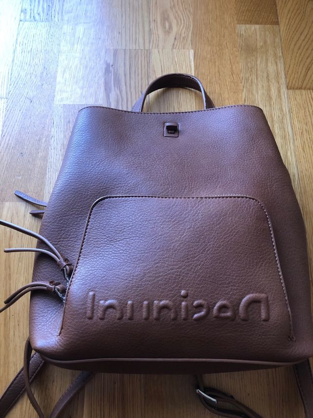 Mochila Desigual color cuero