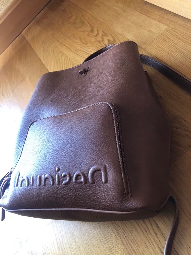 Mochila Desigual color cuero