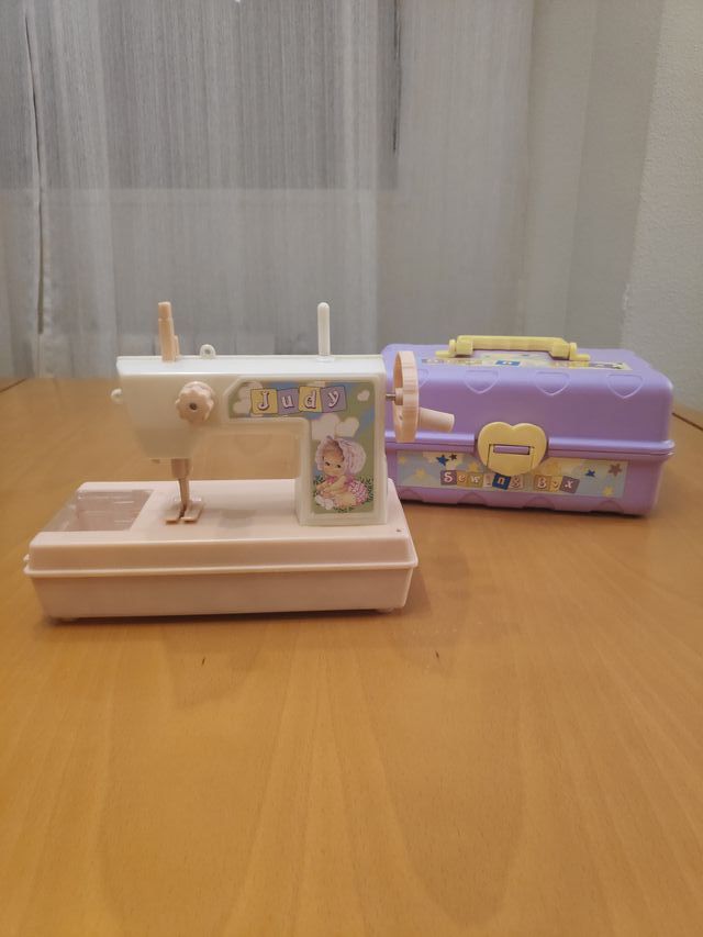 Juguete maquina de coser