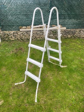 Escalera de seguridad para piscina