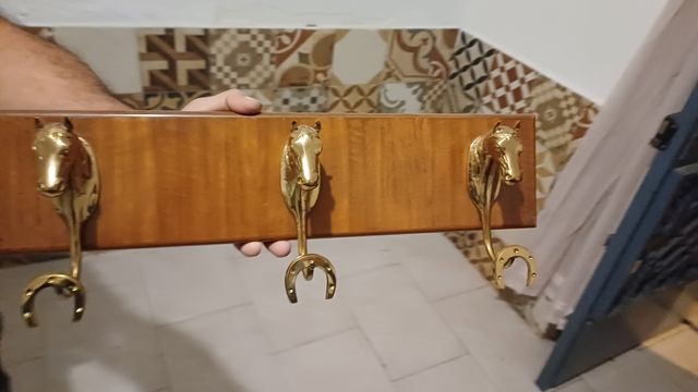 Percheros antiguo caballos