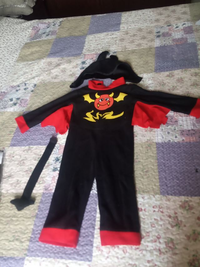 Disfraz de vampiro. Edad  1-3 años