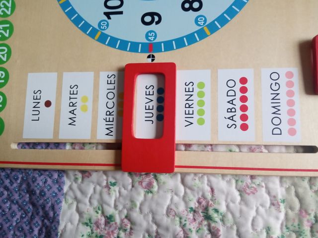 Calendario reloj de madera Goula