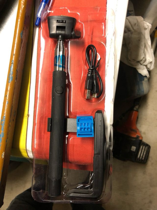 Braccio telescopico per selfi