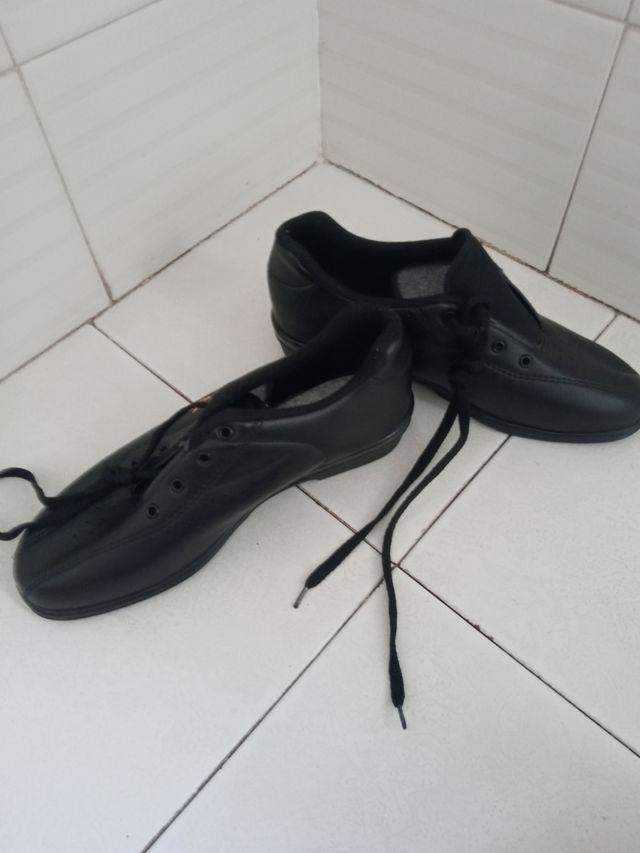 ZAPATILLAS DE PIEL ALFONSO N° 41