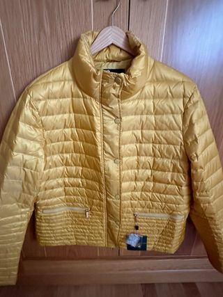 Anorak plumas ROBERTO VERINO, a estrenar