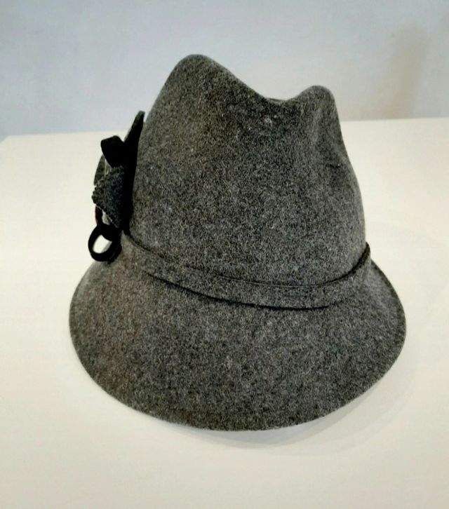 Cappello donna elegante pura lana