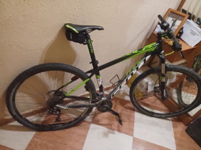 Bicicleta  MTB de carbono SCOTT 29  talla M