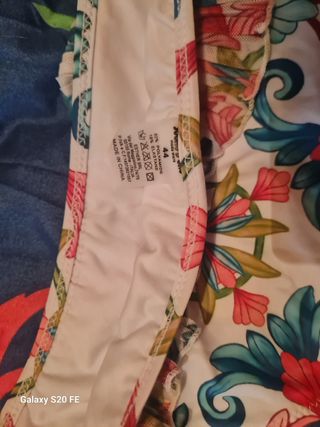 Bikini estampado con volantes 