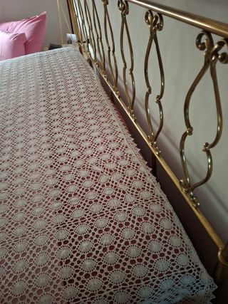 Copriletto in cotone ricamato vintage