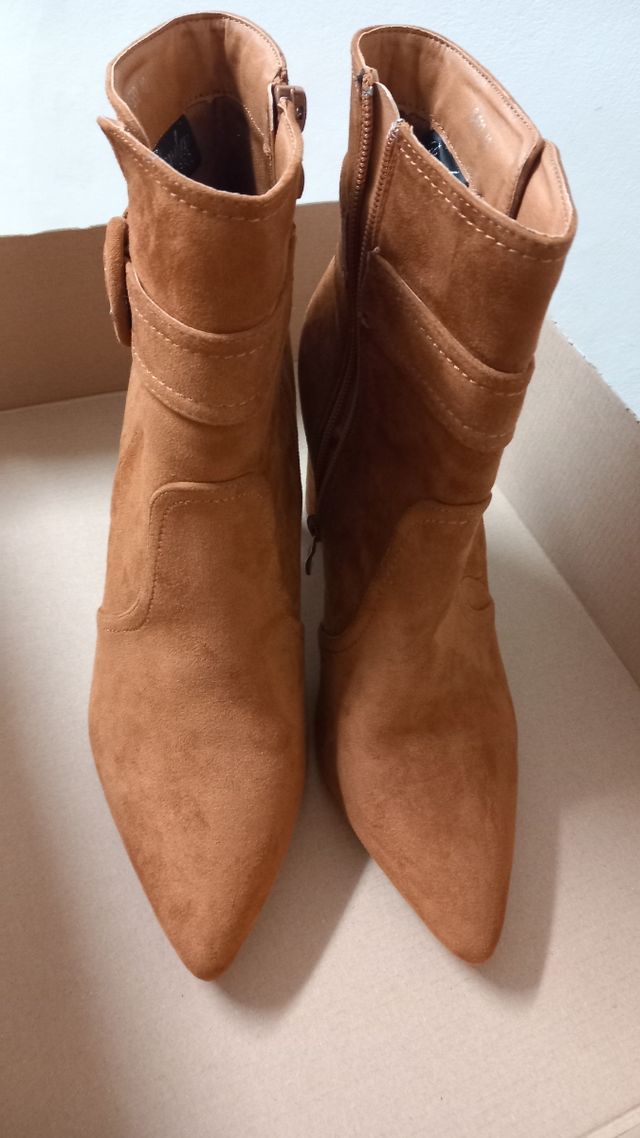 Stivaletti color cuoio