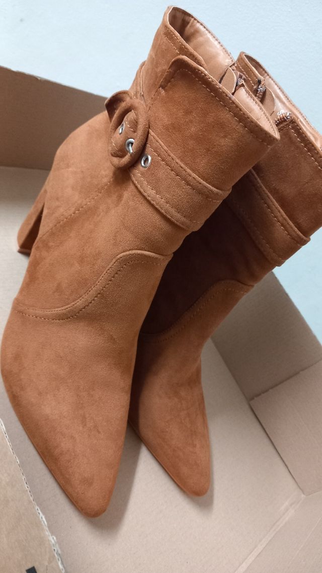 Stivaletti color cuoio