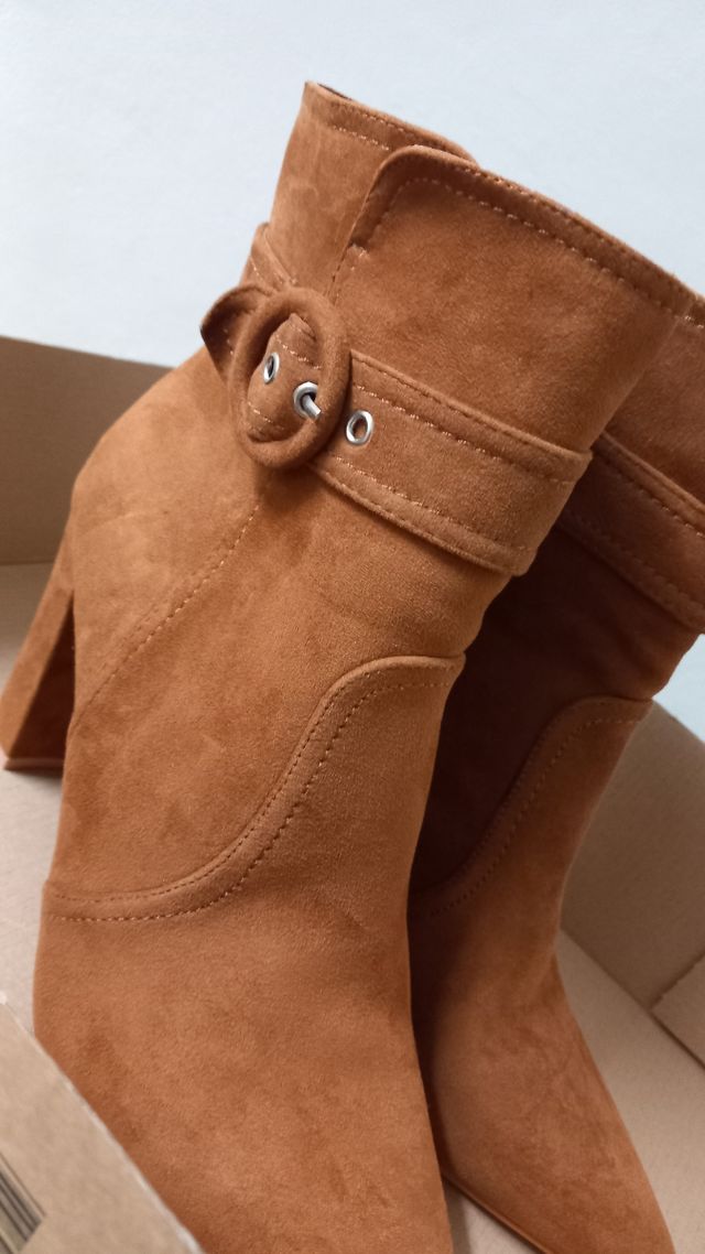 Stivaletti color cuoio
