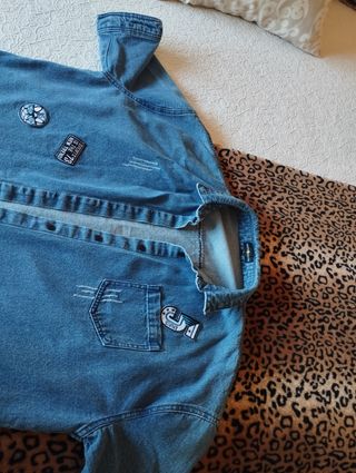 Chaqueta vaquera de manga corta