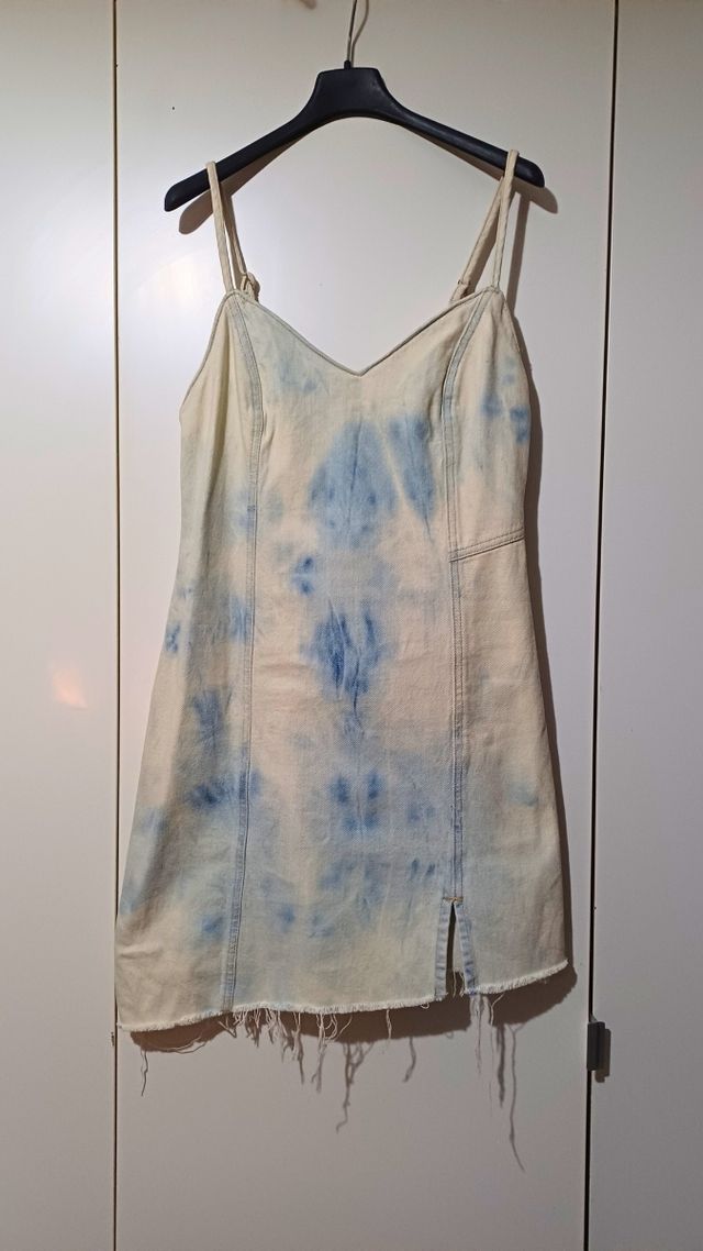 Abito in denim con spalline Stradivarius