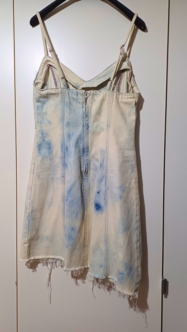 Abito in denim con spalline Stradivarius