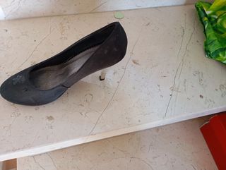 Scarpa décolleté con tacco 