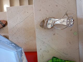 Scarpe estive con tacco alto 